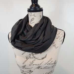 Beyond Yoga Hidden Pocket Infinity Scarf Black One Sz Lightweight Zipper NWT